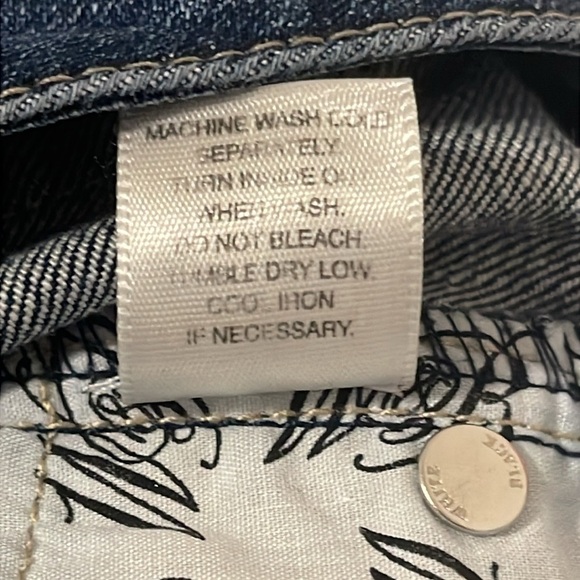 White House Black Market Blanc Follow Your Heart Flare Leg Jeans Size 4S - Picture 5 of 6